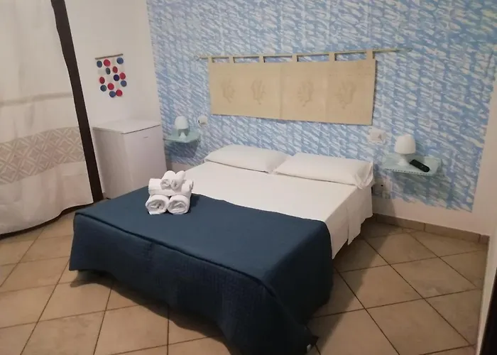 לינה וארוחת בוקר Acquamarina 4*