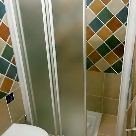 לינה וארוחת בוקר Acquamarina 4*