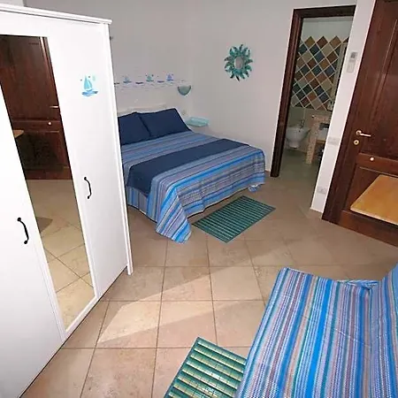 לינה וארוחת בוקר Acquamarina 4*